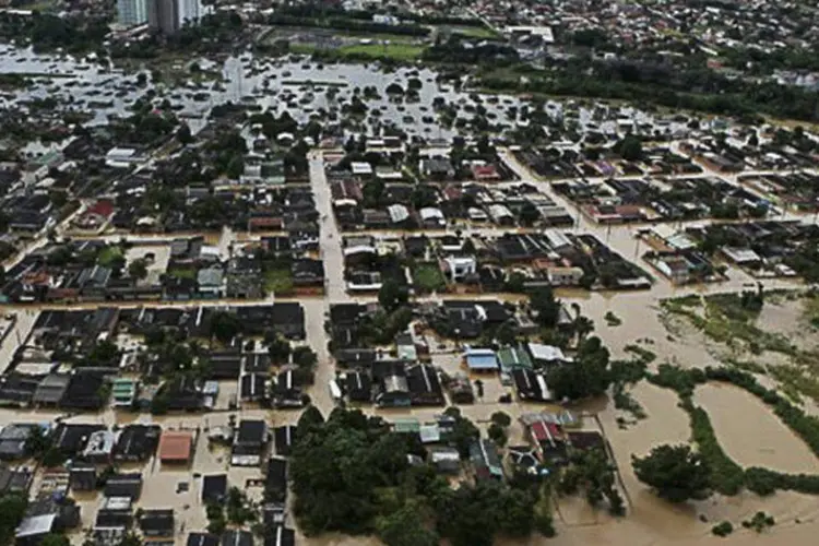 As águas chegam aos bairros por meio dos córregos e igarapés, espalhados por Manaus (Divulgação)