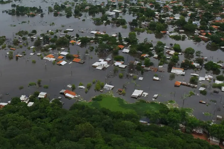 
	Enchentes no Paraguai: &quot;O governo est&aacute; decidido a fazer estas obras. N&atilde;o podemos continuar expondo a popula&ccedil;&atilde;o aos problemas que as inunda&ccedil;&otilde;es trazem&quot;, enfatizou
 (Jorge Adorno/ Reuters)