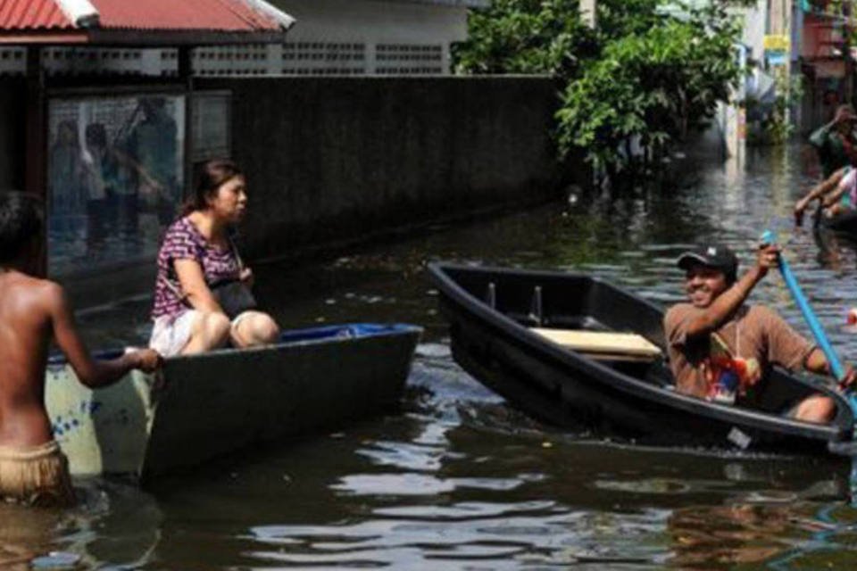 Número de mortos por inundações na Tailândia sobe para 684