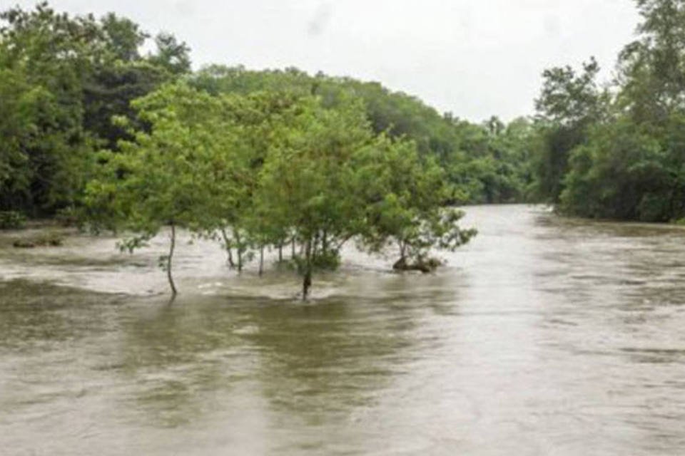 Furacão Sandy deixa 21 mortos no Caribe