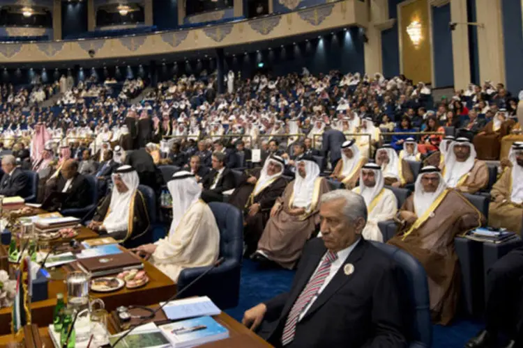 Vista geral da cerimônia de abertura do 25ª encontro da Liga Árabe, realizado pelo emir do Kuwait, Sheikh Sabah al-Ahmed al-Sabah, no Bayan Palace (Stephanie McGehee/Reuters)