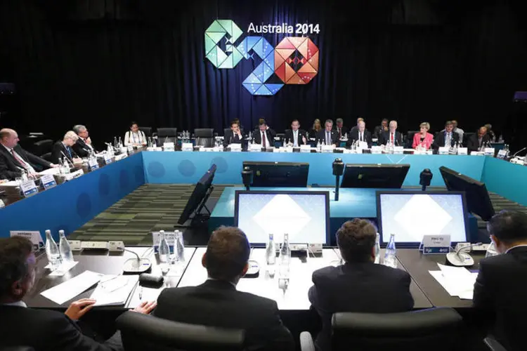 Primeiro-ministro da Austrália, Tony Abbott, discursa durante encontro do B20, em Brisbane (Jason Reed/Reuters)