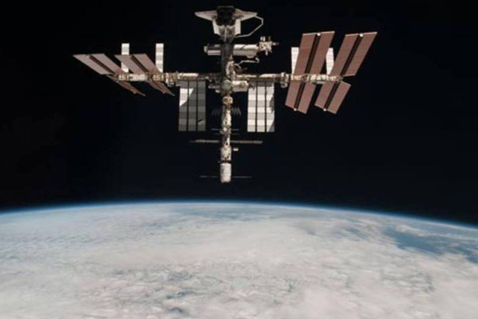 Astronautas russos iniciam primeira viagem espacial de 2012