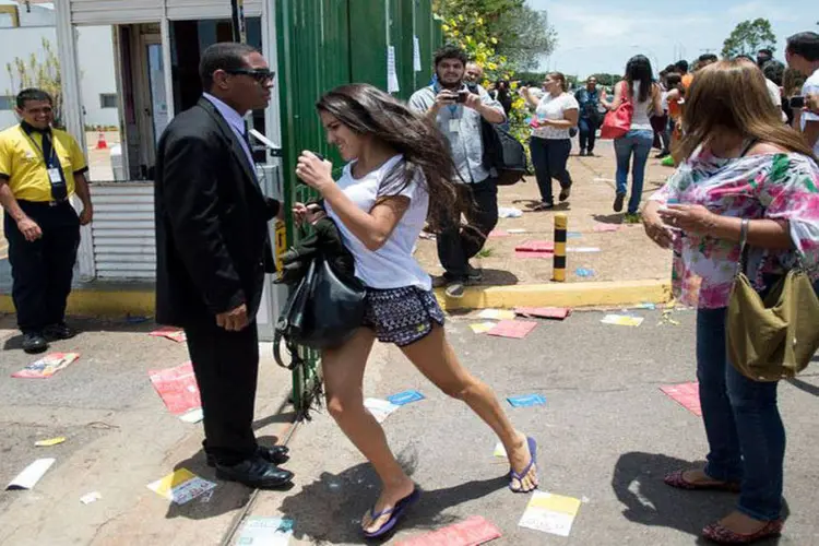 Estudantes chegam para o Enem em Brasília: com medo de atraso jovens fizeram fila (Marcelo Camargo/Agência Brasil)