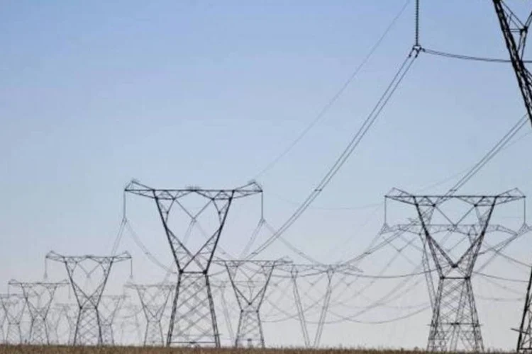 
	Energia: Enel vem realizando uma s&eacute;rie de opera&ccedil;&otilde;es para ter o controle direto de suas unidades latino-americanas
 (Marcello Casal/Agência Brasil)