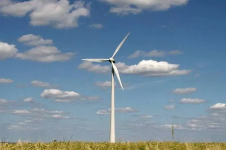 Usina eólica concentra aerogeradores que convertem vento em energia elétrica (.)