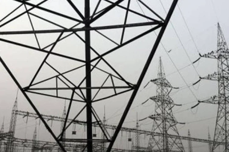 Apagão na Índia: falta de energia comprometeu funcionamento de elevadores de minas e deixou mais de 100 mineiros presos (Prakash Singh/AFP)