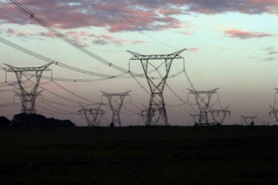 
	Torres de energia el&eacute;trica: empresas afirmaram que n&atilde;o sabiam os motivos para o corte de carga
 (Dado Galdieri/Bloomberg)