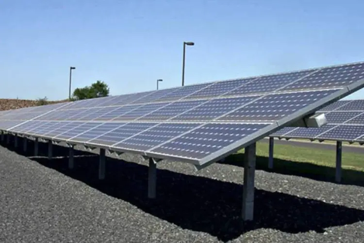 Painéis solares produzidos pela Yingli Green Energy: empresa vê forte demanda no Brasil e na América Latina (Rutgers University via Bloomberg)
