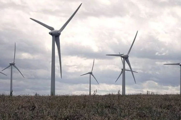 A agência pede políticas públicas para estimular o uso de energias renováveis  (Wikimedia Commons)