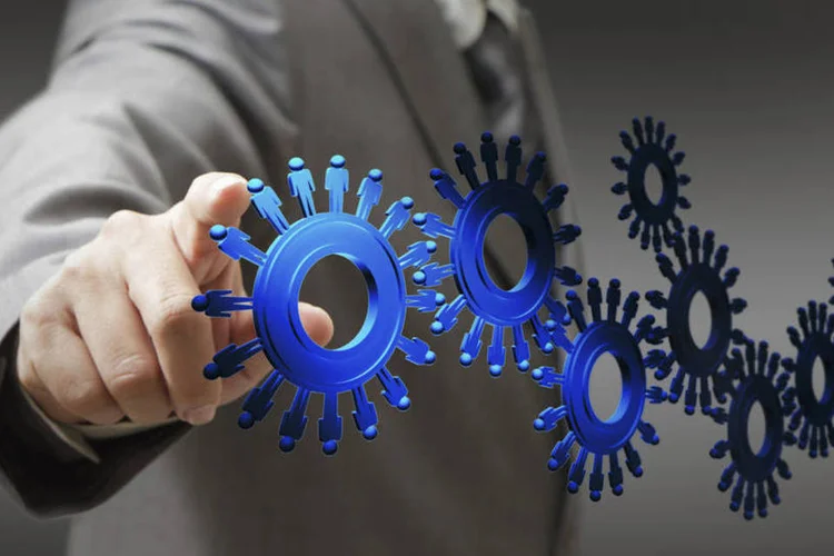 Engrenagem: Um banco como o BTG pode colocar o sistema financeiro em risco? (Thinkstock/buchachon)