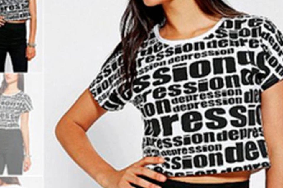 Camiseta estampada com a palavra depressão: Depression é uma pequena empresa de Cingapura que lançou esta peça para comemorar seu sétimo aniversário (Reprodução/urbanoutfitters.com)