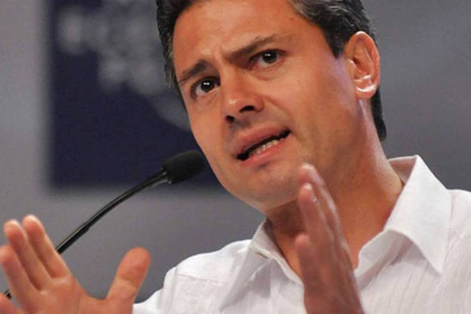 Peña Nieto vence eleições no México com 90% de apuração