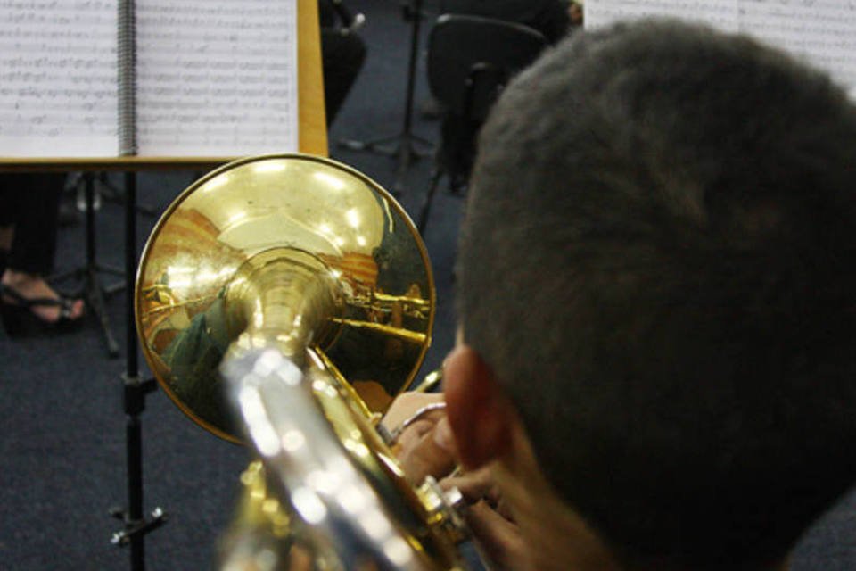 Professora usa música para ensinar história