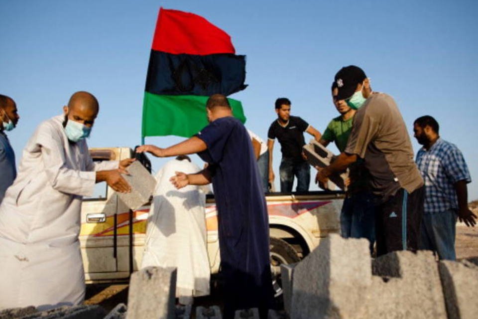 Organização enterra imigrantes não identificados na Líbia