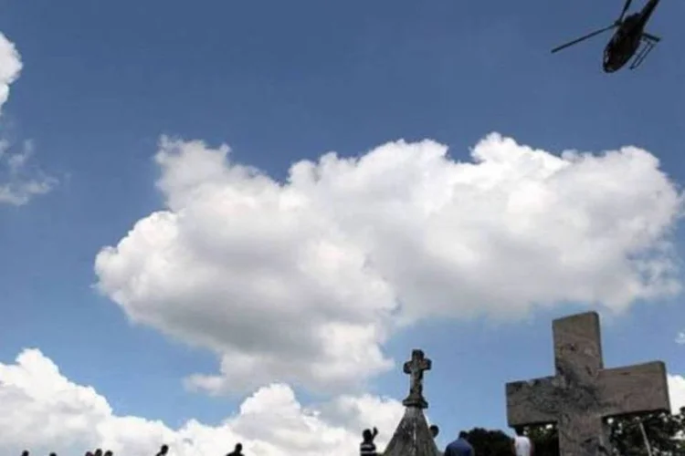 Serão 12 funerais. As famílias das vítimas são de comunidades carentes (AFP)