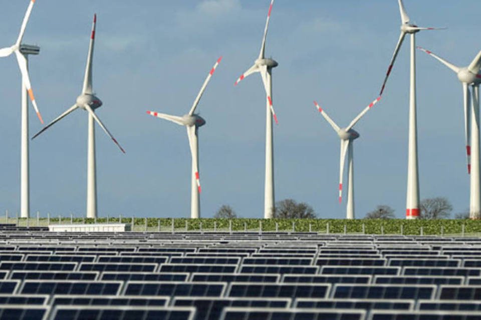 Solar, eólica e baterias formam trio imbatível contra combustíveis fósseis
