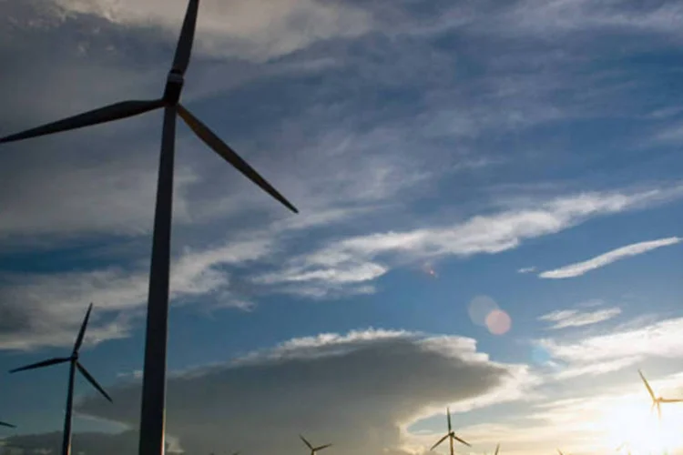 
	Campo de energia e&oacute;lica: &nbsp;ideia &eacute; que a ilha armazene o excesso de energia produzida por parques e&oacute;licos instalados no mar
 (Getty Images)