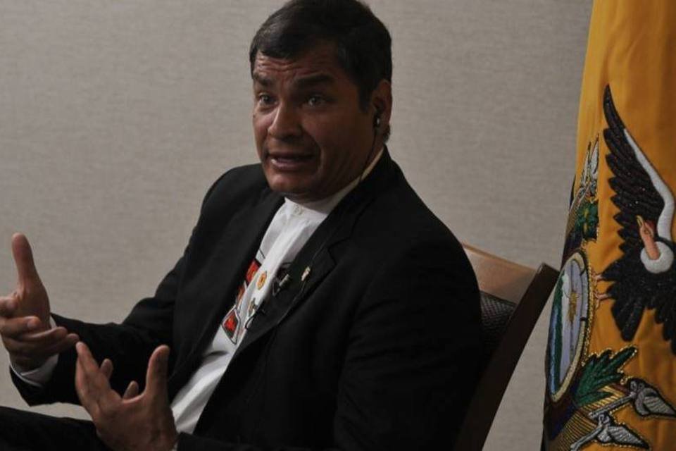 Correa mostra interesse por programas sociais brasileiros