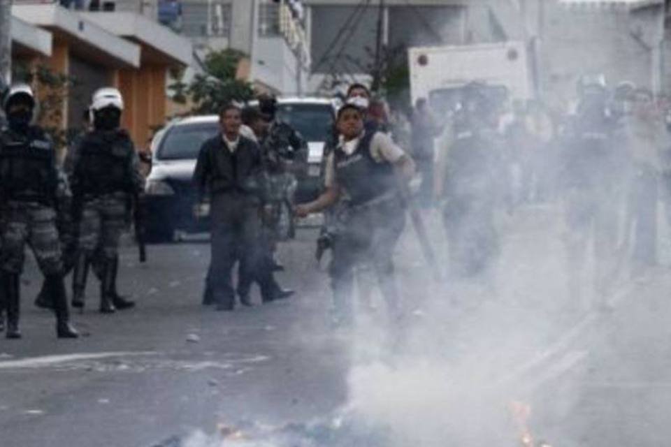 Procuradoria do Equador pede 58 mandados de prisão contra envolvidos em motim