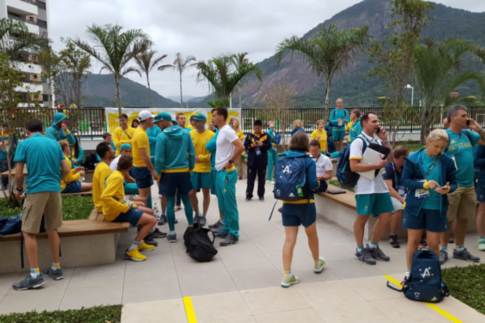 Australianos foram furtados em evacuação na Vila dos Atletas
