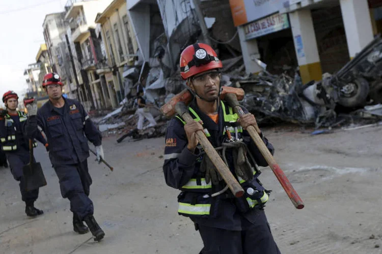 
	Terremoto: o abalo sentido hoje na capital, Quito, e na maior cidade do pa&iacute;s, Guayaquil, foi classificado pelo Usgs como ligeiro
 (Henry Romero / Reuters)