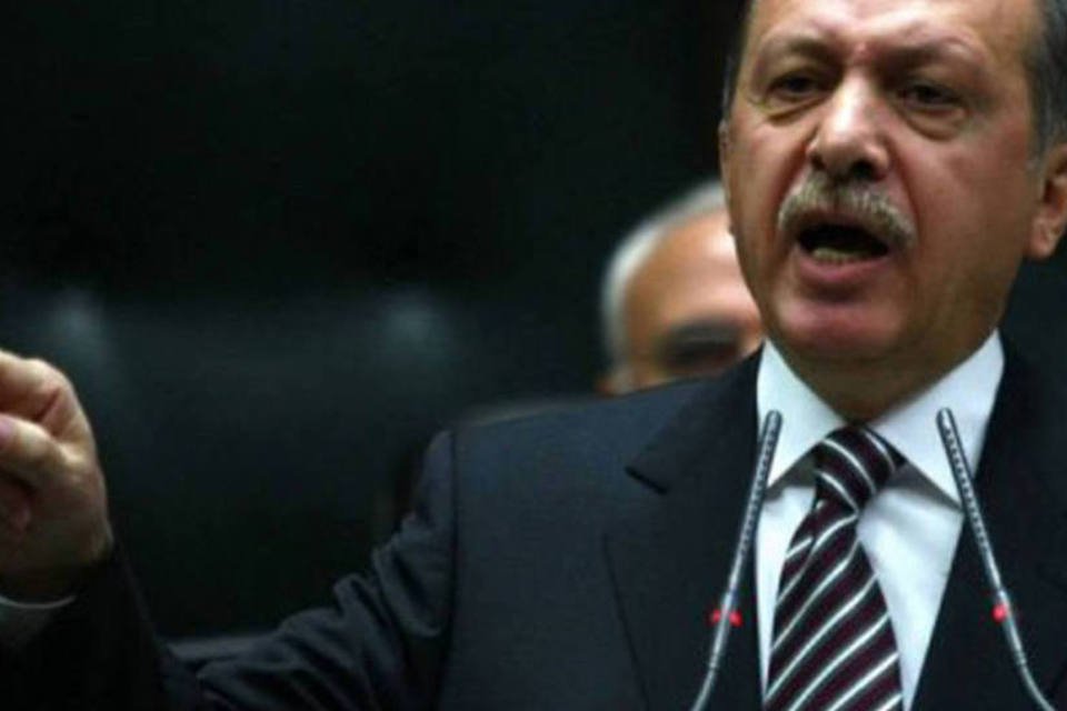 Premier turco pede renúncia de Assad