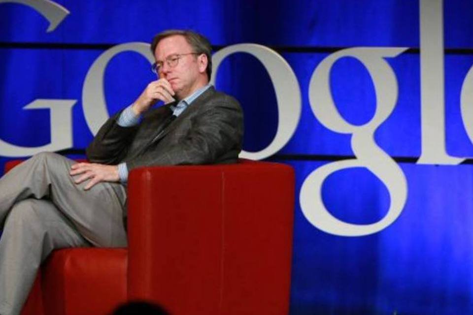 Schmidt diz que Google não favorecerá Motorola