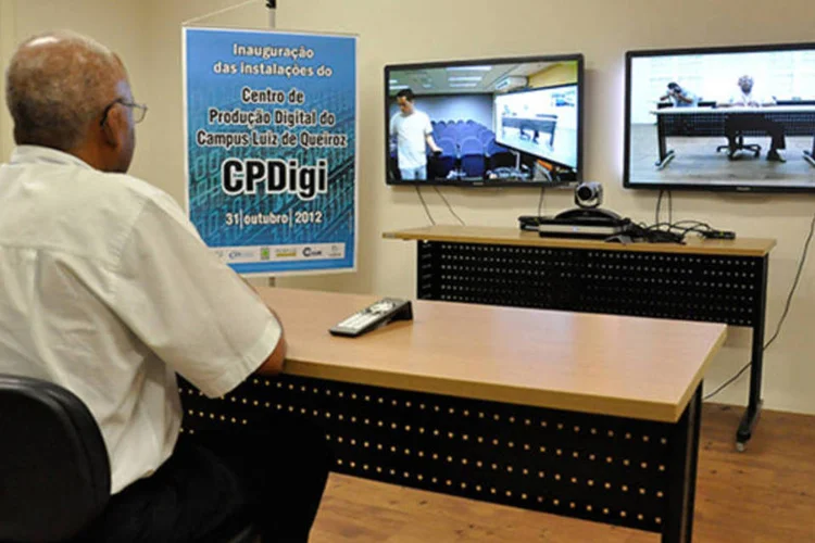 Segundo a USP, proposta é oferecer recursos audiovisuais e de comunicação a distância para a produção de videoaulas e videoconferências (Divulgação/Esalq/USP)