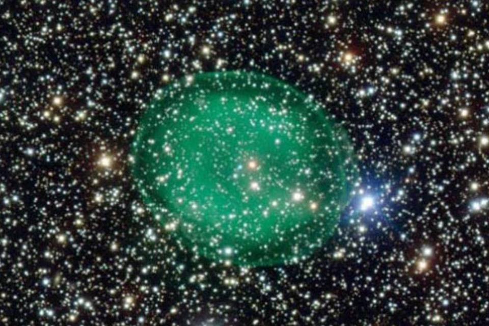 Bolha verde da nebulosa planetária IC 1295 capturada pelo telescópio espacial do Observatório Europeu do Sul (Divulgação/ESO)