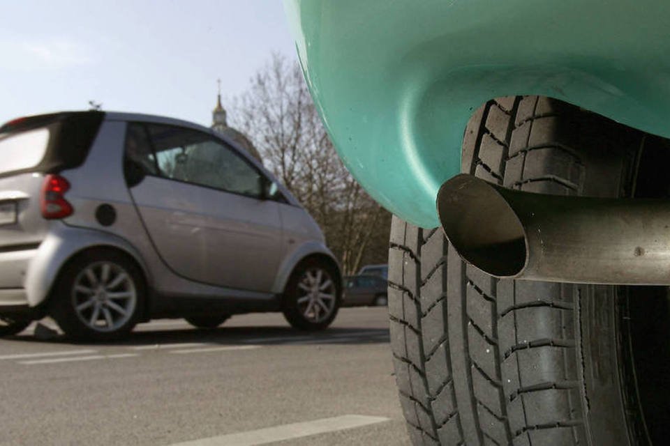 Milão tem 3º dia sem tráfego sem conseguir reduzir poluição