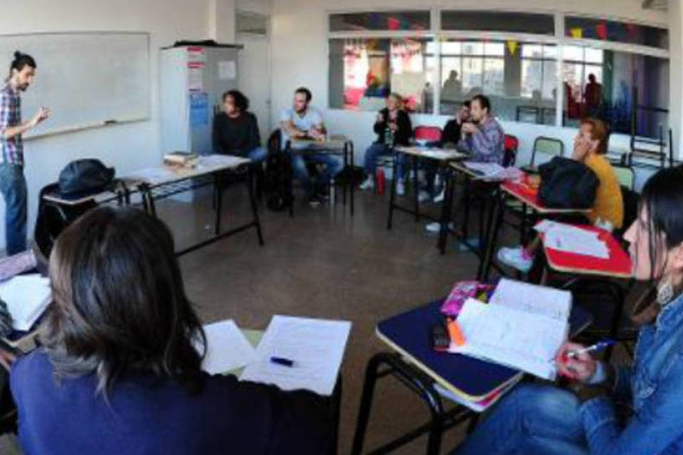 Greve de professores deixa 2,5 milhões sem aula na Argentina