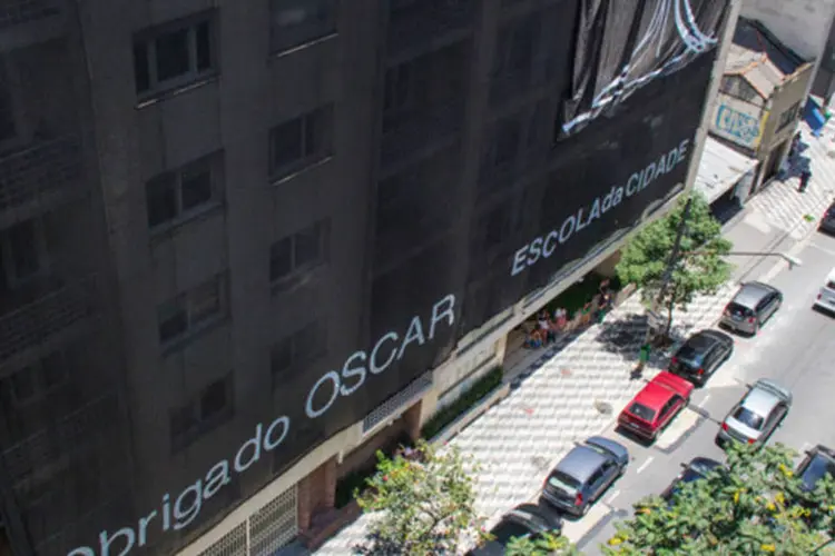 A Escola da Cidade cobriu sua fachada de preto no dia da morte de Oscar Niemeyer (Divulgação)