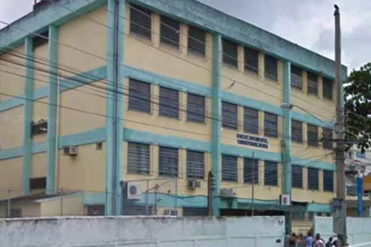 Escola invadida por ex-aluno; 10 morrem (Reprodução/Google Street View)