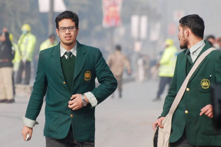 
	Chefe da diplomacia brit&acirc;nica se disse &quot;horrorizado&quot; pelo ataque na cidade de Peshawar, no noroeste do Paquist&atilde;o, que deixou pelo menos 80 feridos
 (Khuram Parvez/Reuters)