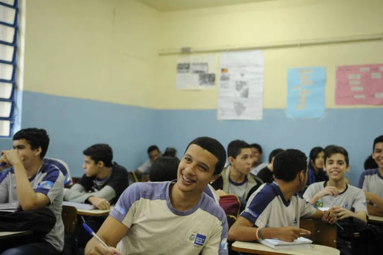 
	Estudantes: dados do MEC mostram que os alunos t&ecirc;m dificuldades em interpreta&ccedil;&otilde;es de texto e opera&ccedil;&otilde;es matem&aacute;ticas minimamente complexas
 (Tânia Rêgo/ Agência Brasil)