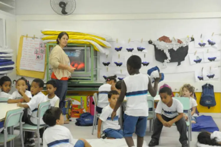 
	Crian&ccedil;as na sala de aula: um respons&aacute;vel do centro escolar afirmou&nbsp;que todas as crian&ccedil;as se encontram s&atilde;s e salvas
 (Tânia Rêgo/ABr)