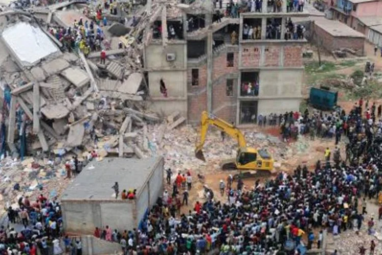 Escombros do prédio Rana Plaza, em Bangladesh: morreram 1.138 pessoas (Munir Uz Zaman/AFP)
