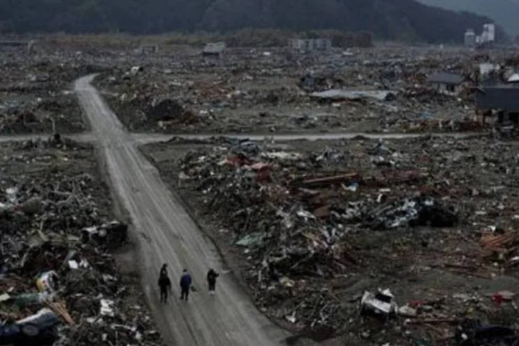 Mas o terremoto não trouxe apenas uniões: também criou um novo termo na sociedade de Tóquio. São os chamados "shinsai rikon", os "divórcios do terremoto" (Nicolas Asfouri/AFP)