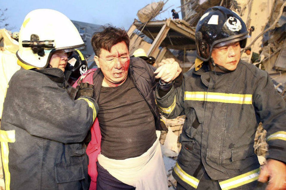 Doze pessoas são encontradas vivas após terremoto em Taiwan