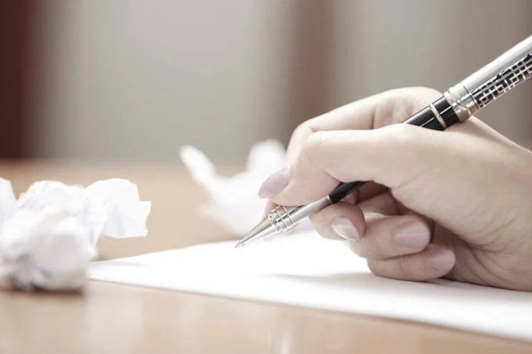 escrevendo  (Thinkstock)