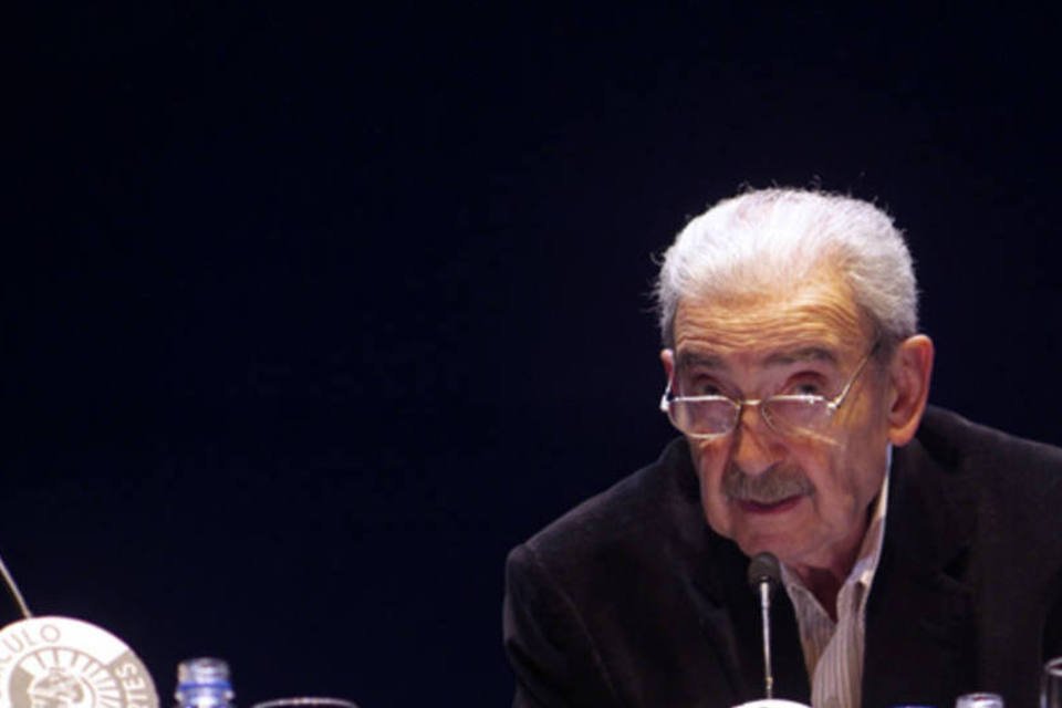 Escritor argentino ironiza declaração de ex-ditador