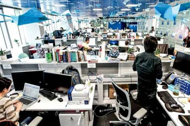 
	O&nbsp;open space&nbsp;est&aacute; na moda: empresas de todos os tamanhos se gabam de ter acabado com as baias. No entanto, para Serra, &eacute; preciso que o p&uacute;blico interno tenha maturidade suficiente para trabalhar em um ambiente como esse.
 (Imaginechina/AFP Photo)