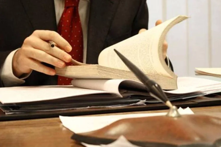 Se não houver conflito de interesses, é possível conciliar dois empregos (stock.XCHNG)