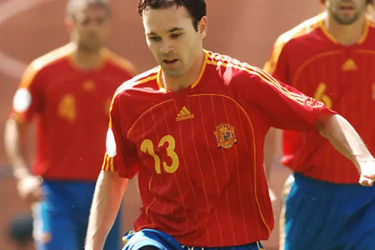 Andrés Iniesta, meio-campista da seleção da Espanha e jogador do Barcelona: Time foi campeão da Eurocopa (ALEXANDRE BATTIBUGLI)