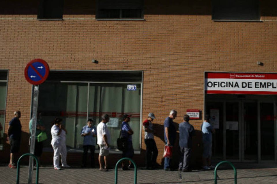 Taxa de desemprego da Espanha cai 0,9% no 2º trimestre