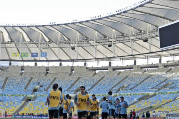 Jogadores da Espanha treinam no Maracanã antes da partida contra o Taiti pela Copa das Confederações (REUTERS/Sergio Moraes)