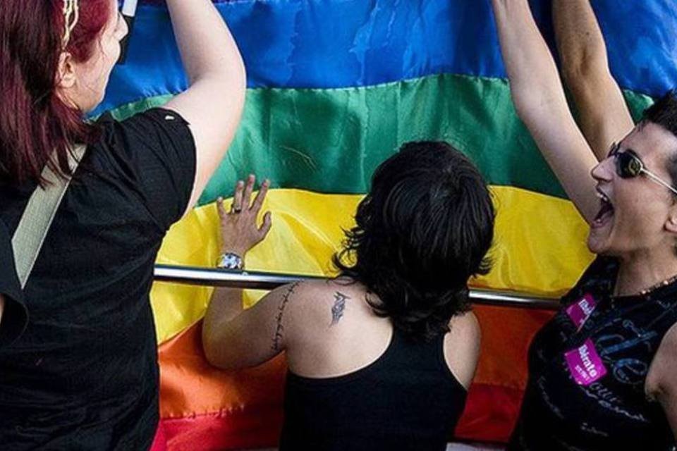 Brasil concede salário-maternidade a gay que adotou filho