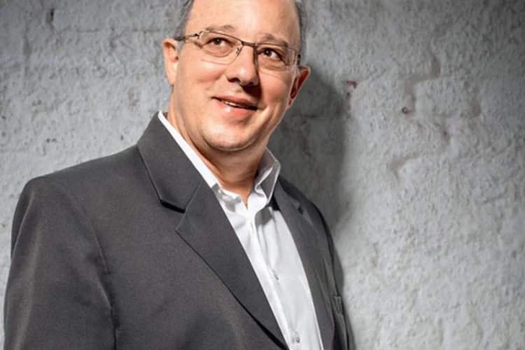 Everaldo Figueiredo: "Nossos pacotes para idosos sempre incluem festas dançantes. Eles adoram" (Na Lata)