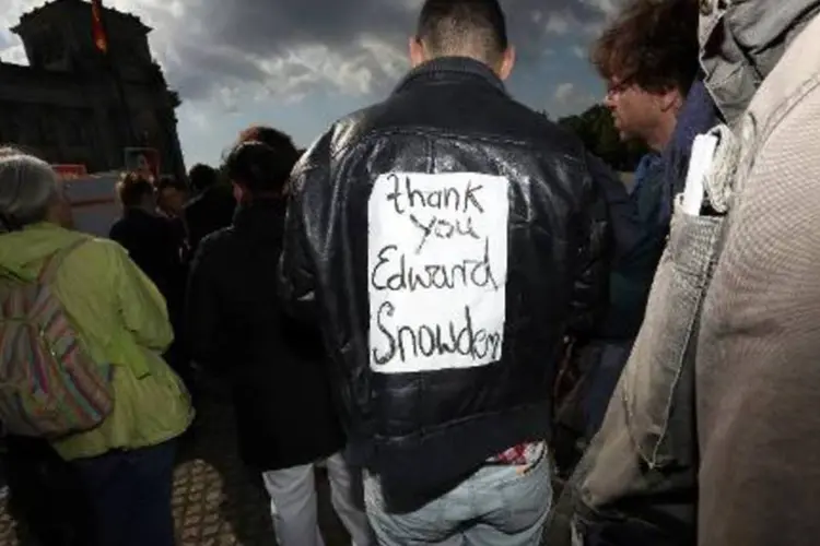 
	Manifesta&ccedil;&atilde;o de apoio ao ex-agente da NSA Edward Snowden, em Berlim
 (Adam Berry/AFP)